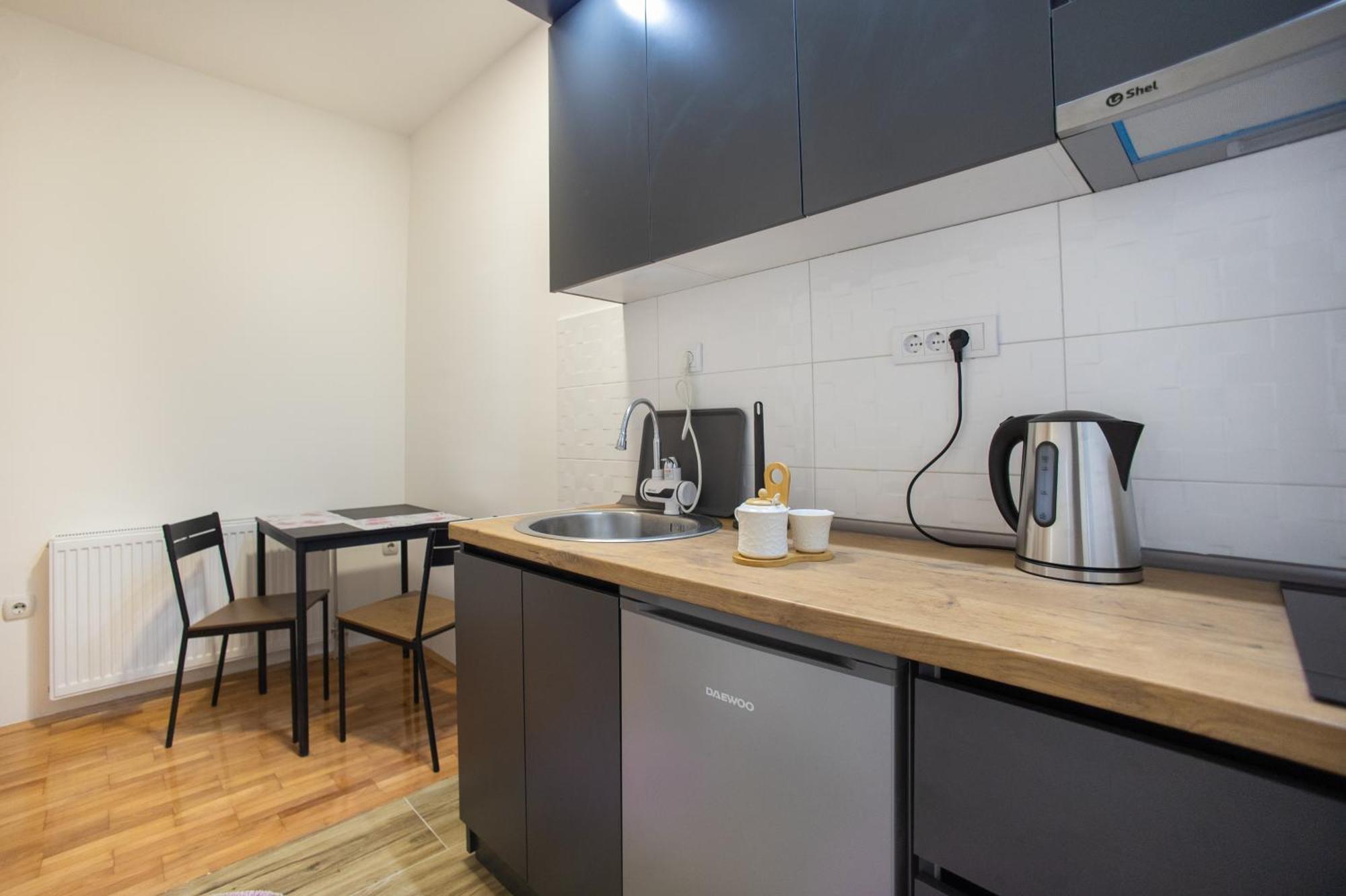 V & V Studio Apartments 2 Ni Buitenkant foto