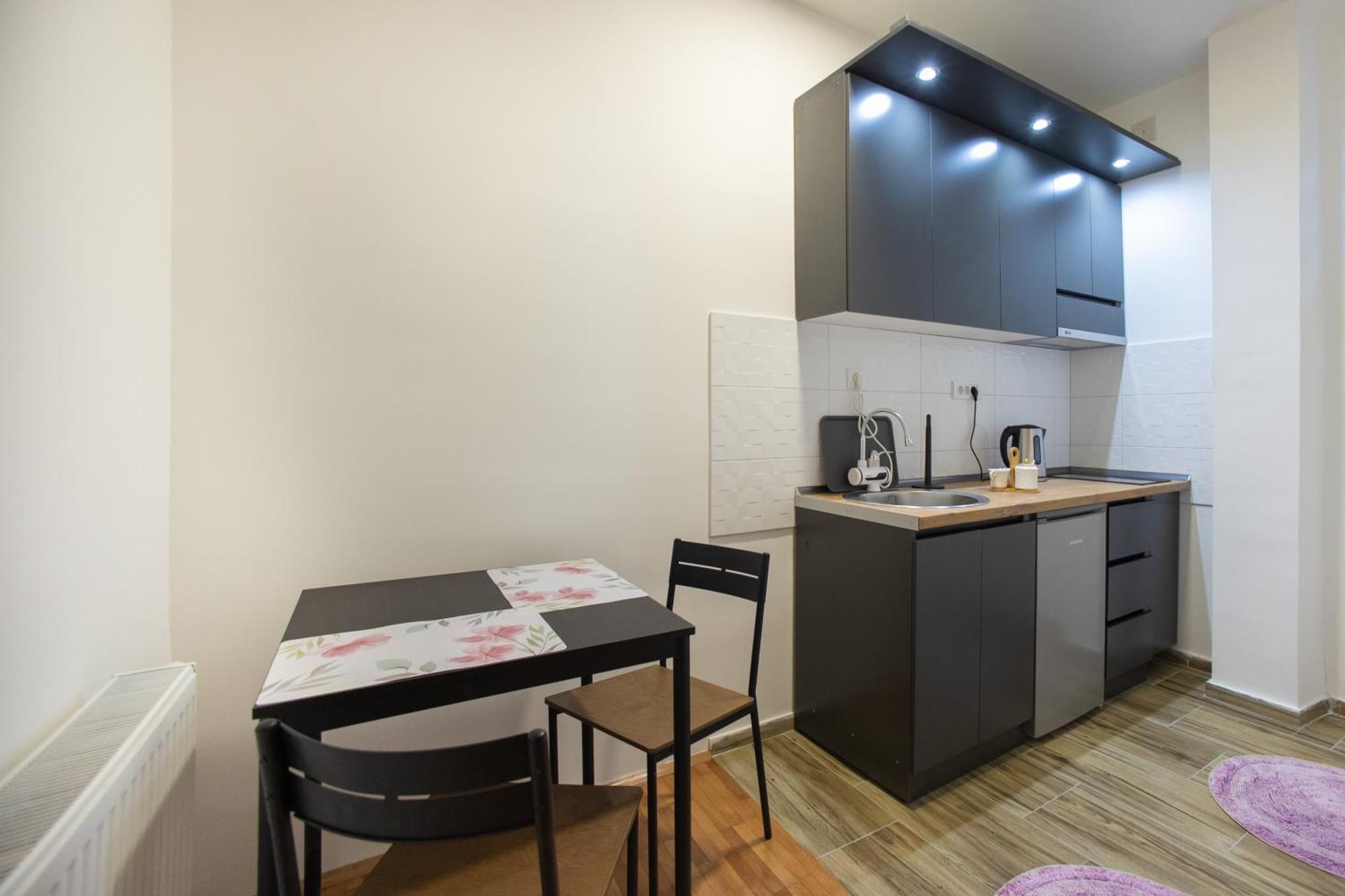 V & V Studio Apartments 2 Ni Buitenkant foto